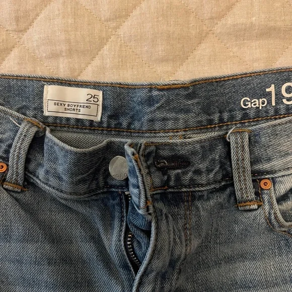 GAP Sexy Boyfriend Shorts Size 25 - Picture 3 of 5